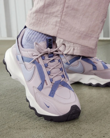 Кросівки жіночі Nike W TC 7900 світло-рожеві DD9682-002