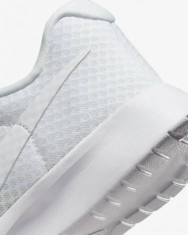 Кросівки жіночі Nike TANJUN FLYEASE білі DV7786-101
