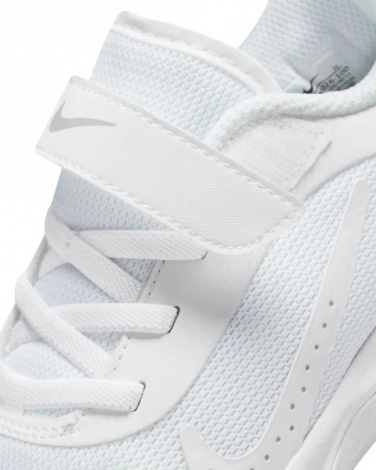 Кросівки дитячі Nike OMNI MULTI-COURT (PS) білі DM9026-100