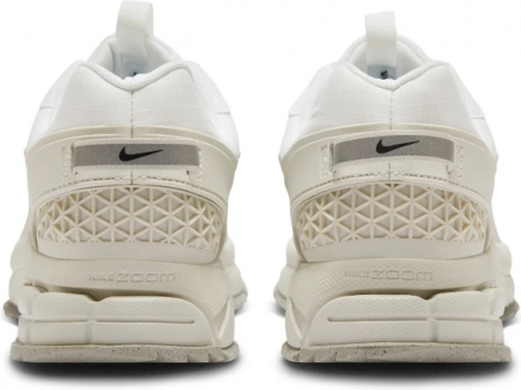 Кроссовки Nike Zoom Vomero Roam