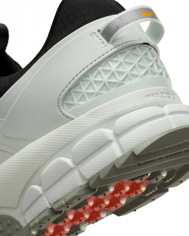 Кросівки Nike ZOOM VOMERO ROAM WINTERIZED чорно-сірі FV2295-001