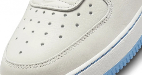 Кроссовки Nike Wmns Af1 Lxx