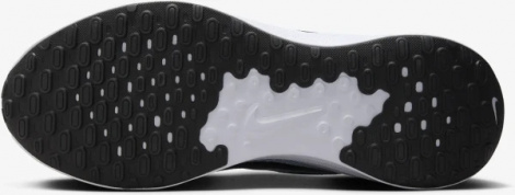 Кроссовки Nike Revolution 7