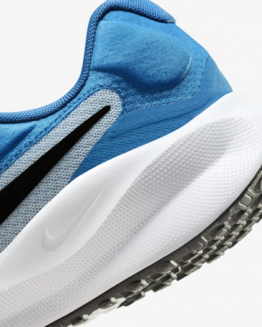 Кроссовки Nike Revolution 7