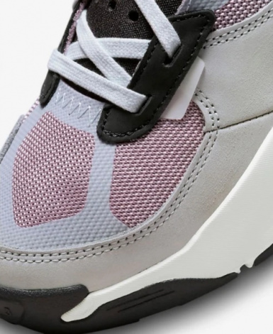 Кросівки жіночі Nike WMNS JORDAN AIR 200E сіро-блідо-рожеві DH7381-510