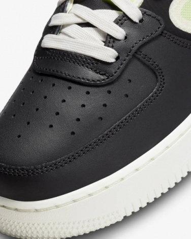 Кросівки Nike AIR FORCE 1 MID REACT чорно-зелені DQ1872-100