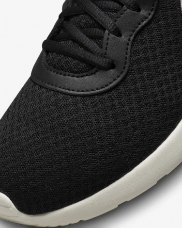Кроссовки Nike Tanjun Flyease