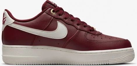 Кросівки жіночі Nike W AIR FORCE 1 07 PRM червоні DZ5616-600