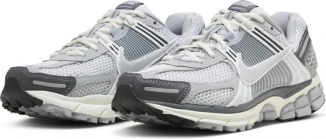 Кроссовки женские Nike ZOOM VOMERO 5 серо-белые FD9919-001