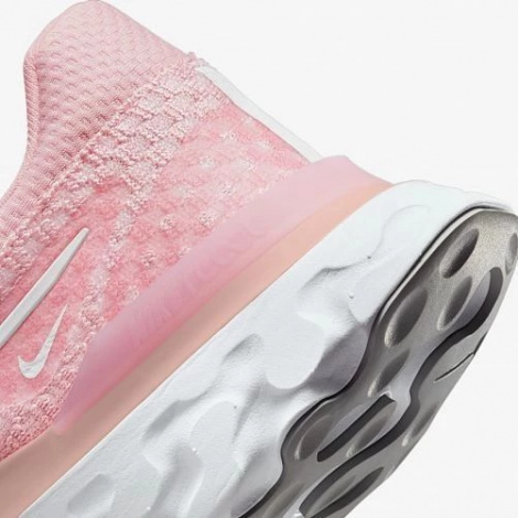 Кросівки бігові жіночі Nike REACT INFINITY RUN FK 3 рожеві DD3024-600
