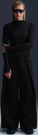 Спортивні штани жіночі Nike SPORTSWEAR TECH FLEECE HIGH-WAISTED PLEATED PANTS чорні FV8052-010