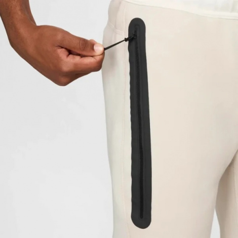 Спортивные штаны Nike TECH FLEECE JOGGERS светло-бежевые FB8002-104