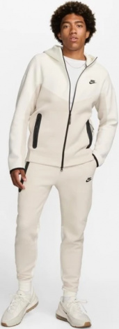 Спортивные штаны Nike TECH FLEECE JOGGERS светло-бежевые FB8002-104