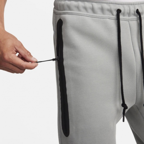 Спортивные штаны Nike M NK TCH FLC JGGR зеленые FB8002-330