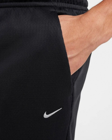 Спортивные штаны Nike THERMA SPHERE WATER-REPELLENT WINTERIZED черные FZ1109-010