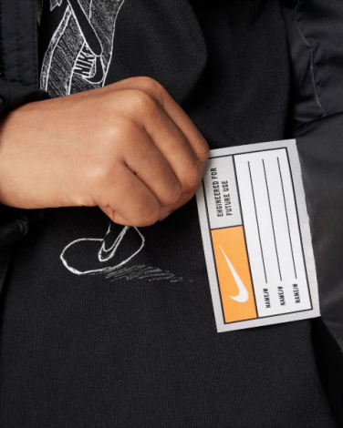 Куртка підліткова Nike SPORTSWEAR SYNTHETIC FILL HOODED JACKET чорна FN7730-010