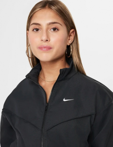 Куртка подростковая Nike G NSW LTWT OVRSZD JKT STY STAR черная FZ5557-010