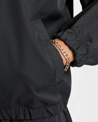 Куртка подростковая Nike G NSW LTWT OVRSZD JKT STY STAR черная FZ5557-010