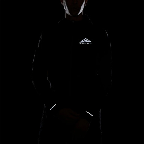 Ветровка Nike M NK AIREEZ JACKET черная DX6883-010