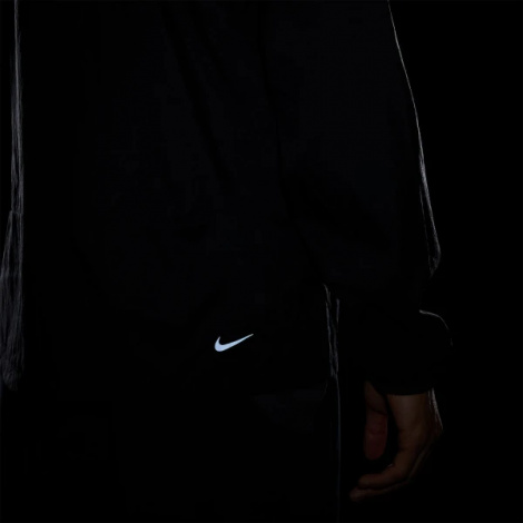 Ветровка Nike M NK AIREEZ JACKET черная DX6883-010