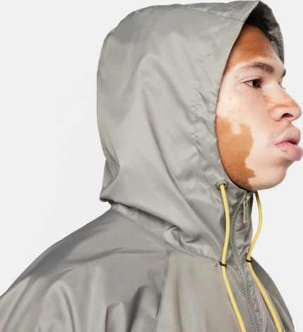 Вітровка Nike M NK WVN LND WR HD JKT чорно-сіра DA0001-017