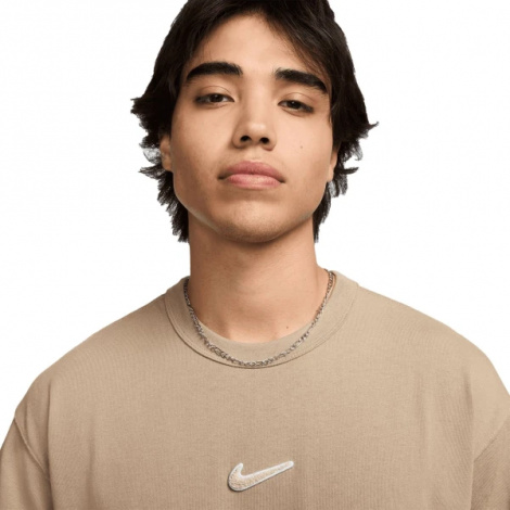 Футболка Nike M NSW TEE PREM ESSNTL OPEN хакі FV7726-247
