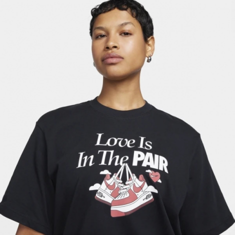 Футболка жіноча Nike W NSW TEE OC 1 BOXY VDAY чорна FQ8870-010