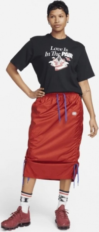 Футболка жіноча Nike W NSW TEE OC 1 BOXY VDAY чорна FQ8870-010
