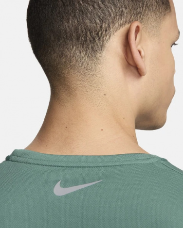 Футболка Nike M NK FLASH MILER TOP зелена FN3051-361