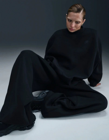 Світшот жіночий Nike SPORTSWEAR TECH FLEECE OVERSIZED CREW-NECK SWEATSHIRT чорний FV8041-010
