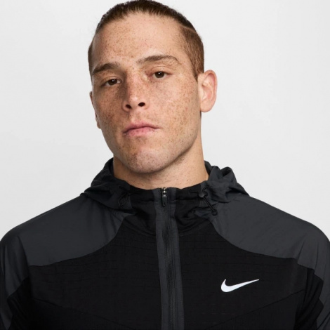 Реглан Nike M NK ELMNT TOP LS WR чорно-сірий HF7452-010