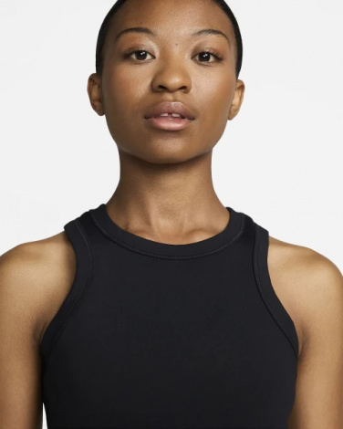 Топ женский Nike W NK ONE FITTED DF CROP TANK черный FN2806-010