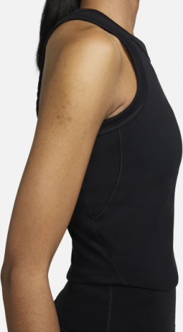 Топ женский Nike W NK ONE FITTED DF CROP TANK черный FN2806-010