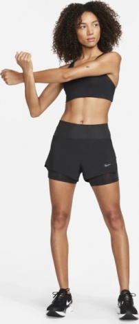 Шорты для бега женские Nike W NK SWIFT DF MR 3IN 2N1 SHORT черные DX1029-010