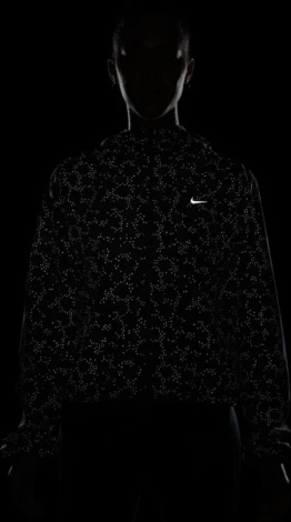 Куртка для бега женская Nike DRI-FIT RUNNING JACKET черная FB5321-010