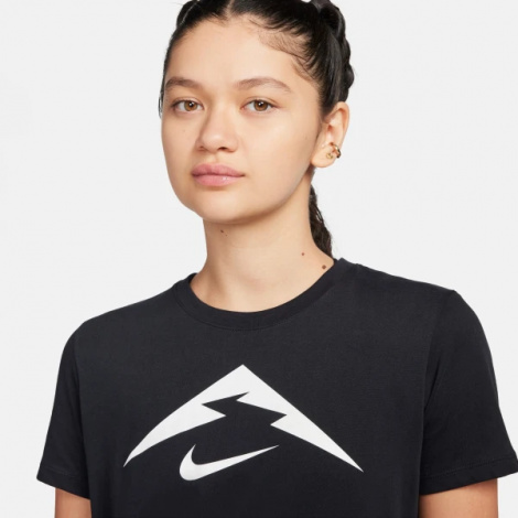 Футболка для бега женская Nike W NK DF TRAIL TEE черная FQ4987-010