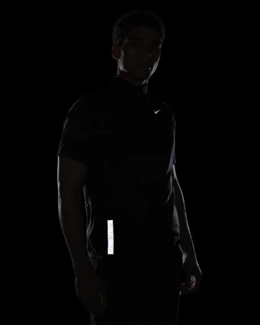 Жилетка для бега Nike M NK RPL RUN DVN VEST черная DX0847-010
