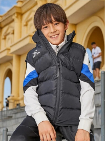 Жилетка зимова дитяча Kelme COTTON VEST чорна 8161MJ3001.9000