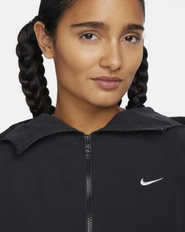 Куртка жіноча Nike W TREND WVN JKT чорна FN3669-010