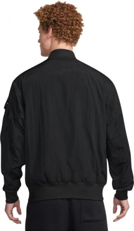 Куртка Nike JORDAN ESSENTIALS STATEMENT LIGHTWEIGHT RENEGADE JACKET черная FN4623-010
