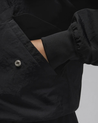 Куртка Nike JORDAN ESSENTIALS STATEMENT LIGHTWEIGHT RENEGADE JACKET черная FN4623-010