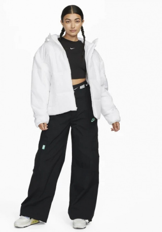 Куртка жіноча Nike W NSW ESSTL THRMR CLSC PUFFER біла FB7672-100