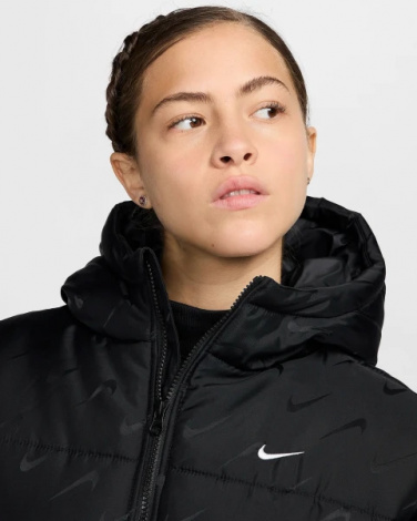 Куртка женская Nike SPORTSWEAR CLASSIC THERMA-FIT LOOSE PUFFER JACKET черная FV7941-010