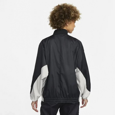 Вітровка жіноча Nike WVN JKT AMD чорна DM6084-010