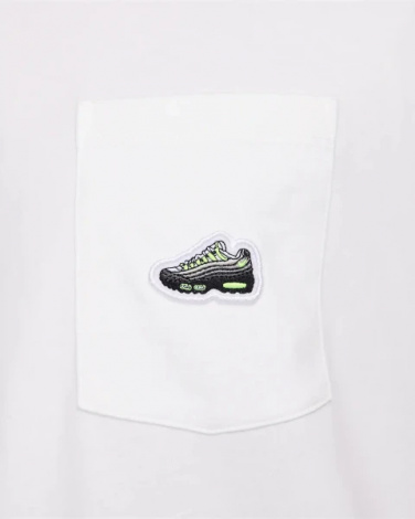 Футболка Nike MAX90 SNEAKER PATCH POCKET біла HJ0574-100