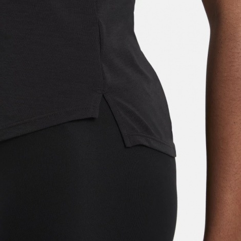 Футболка жіноча Nike W NK ONE LUXE DF SS STD TOP чорна DD0618-010