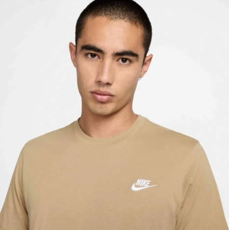 Футболка Nike SPORTSWEAR CLUB TEE бежева AR4997-297