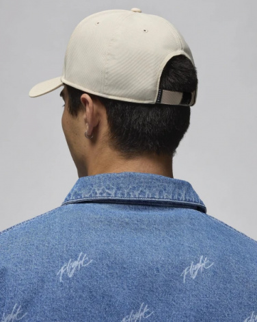 Кепка Nike JORDAN J RISE CAP S CB MTL JM бежевая FD5186-203