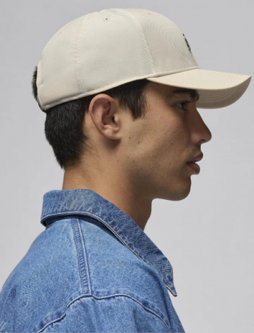 Кепка Nike JORDAN J RISE CAP S CB MTL JM бежевая FD5186-203