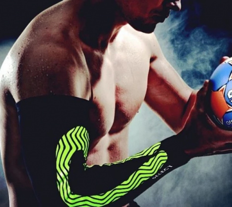 Рукава компресійні Select Compression sleeve 6610 чорні 566100-010